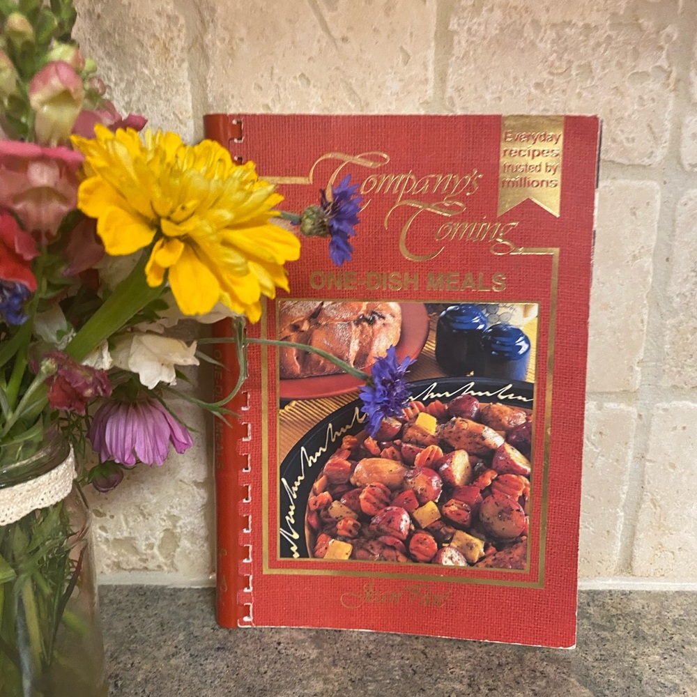 One-Dish Meals Cookbook. Jean Paré